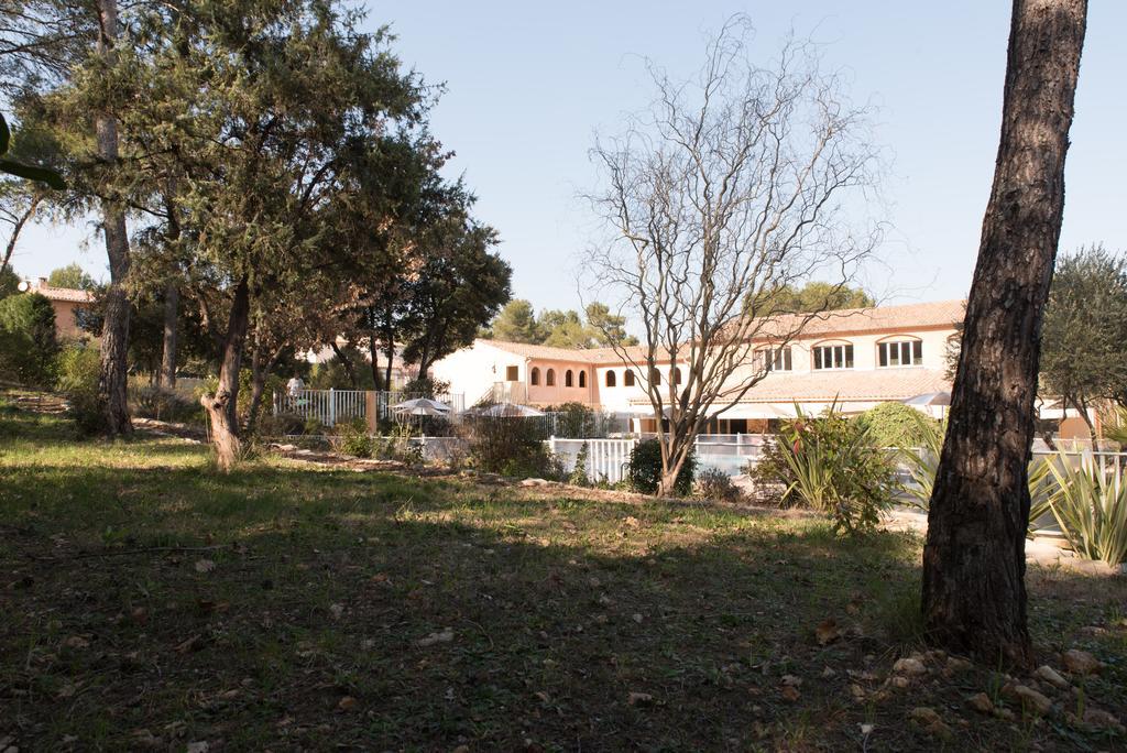 Logis Hostellerie De L'Abbaye Льо Тороне Екстериор снимка