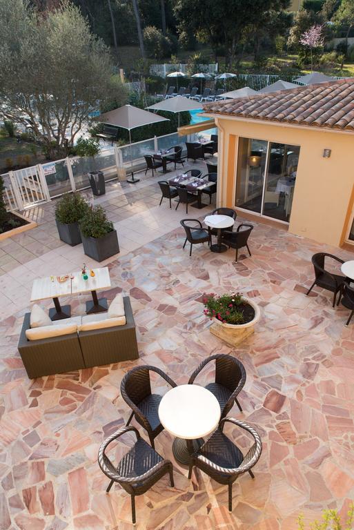 Logis Hostellerie De L'Abbaye Льо Тороне Екстериор снимка