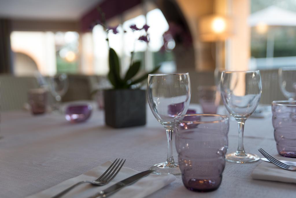 Logis Hostellerie De L'Abbaye Льо Тороне Екстериор снимка