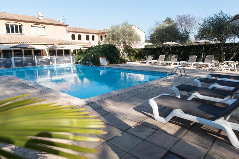 Logis Hostellerie De L'Abbaye Льо Тороне Екстериор снимка