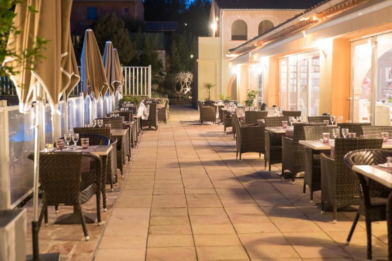 Logis Hostellerie De L'Abbaye Льо Тороне Екстериор снимка