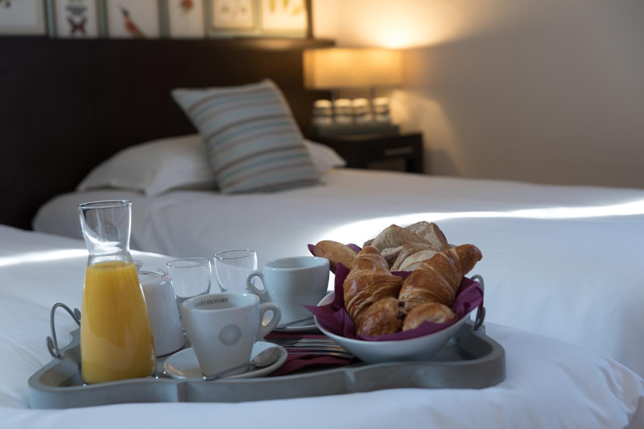 Logis Hostellerie De L'Abbaye Льо Тороне Екстериор снимка